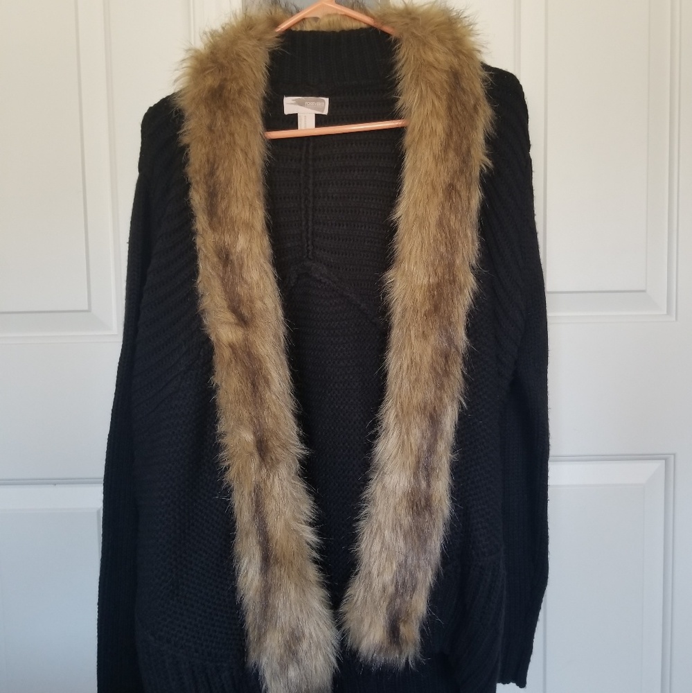 Knit cardigan with fur trim